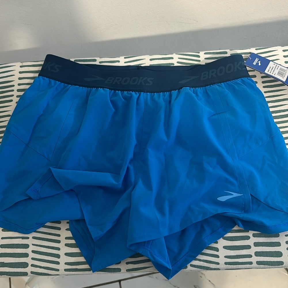 Brooks Women's Chaser 3 Inch Short in Azure Blue/Ocean Blue Size Small